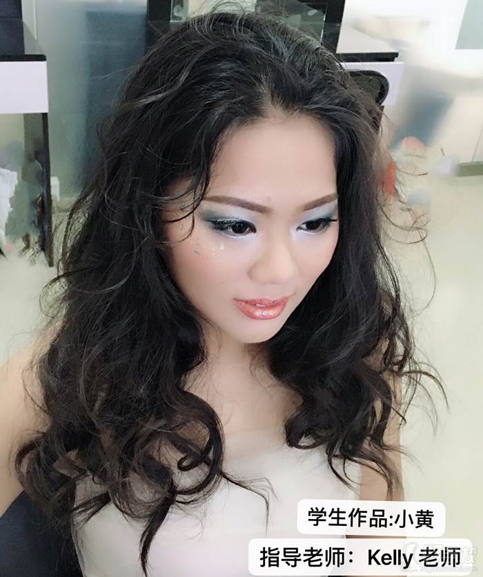 珠海爱尚国际美妆培训学校  学员化妆作品