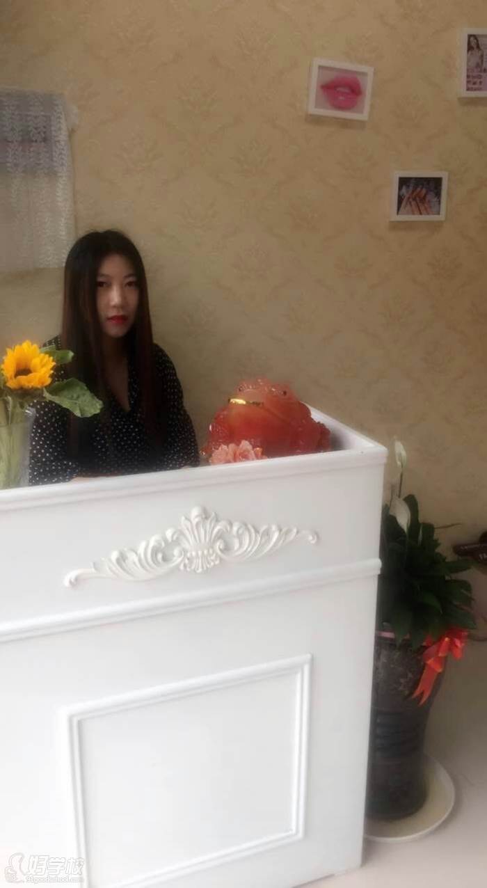 嘉善筱雅化妆美甲美容培训中心学员 唐朝江 嘉善筱雅化妆美甲美容培训中心学员 唐朝江