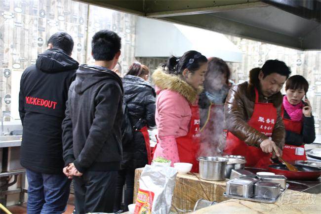 聚香德肉卷燒餅現(xiàn)場