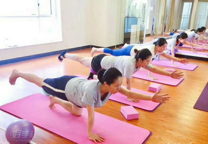 长沙樂瑜伽舞蹈培训学院  教学现场