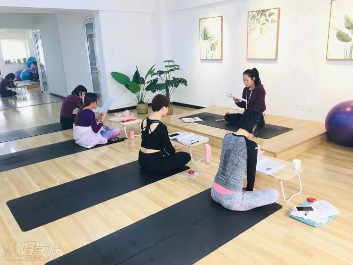 西安轻生活瑜伽培训中心  教学现场