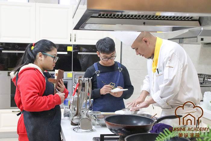 昆明美味学院 西餐教学现场