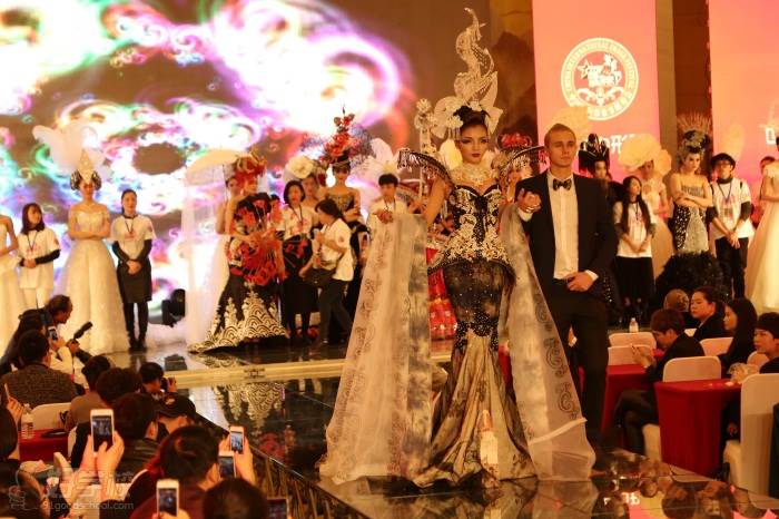 红黄蓝学校荣获第七届中国国际形象节创意化妆组全场总冠军作品