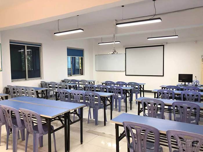 厦门爱达华培训学校 海沧校区 教室环境 厦门爱达华培训学校 海沧校区 教室环境