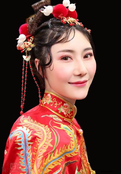 杭州宽彩化妆纹绣美甲培训中心  化妆艺术课程