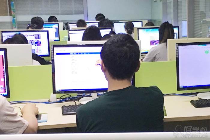深圳创新教育电商学院上课场景