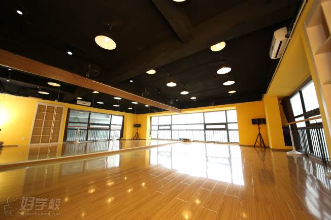 成都吉美舞蹈连锁培训中心  九眼桥校区 教学环境