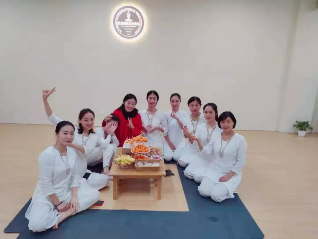 拉谛国际瑜伽学院  学员老师聚餐
