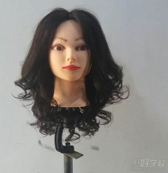 重庆泽宇乐尚职业培训学校  国际发型师创业课程
