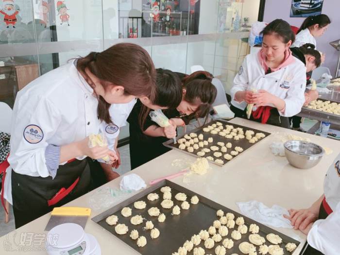 苏州甜欣西点烘焙学院 教学现场