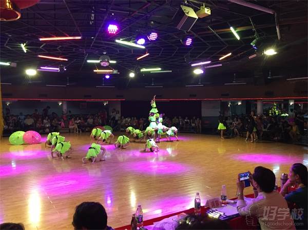 惠州众星艺术培训中心亚洲国际标准舞广东第九届“杯”公开赛荣获名