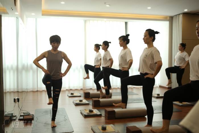 心源瑜伽教练培训学院 学员风采