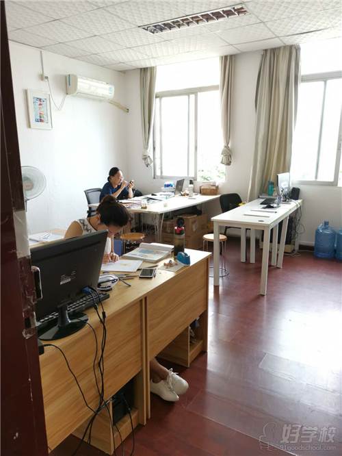 广州已维服装设计培训学校  学员风采