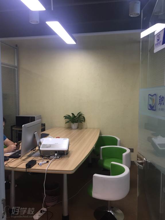 职优教育 教学环境 职优教育 教学环境