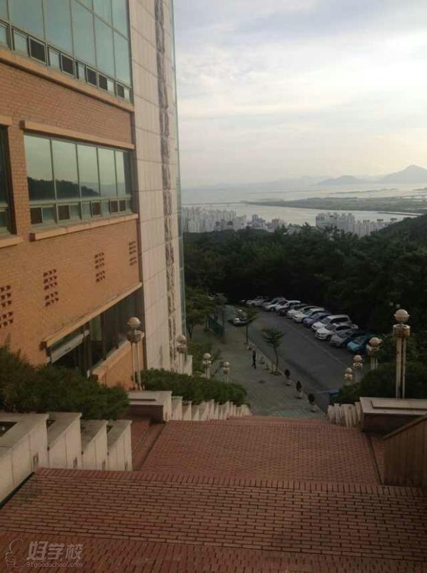 韩国东国大学校园环境