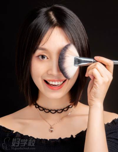 湖南知音美容美发化妆学校 袁嫄老师