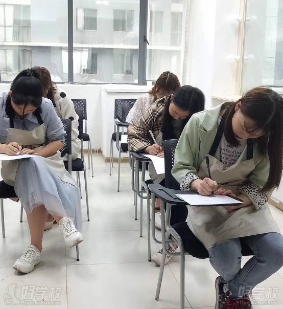 湖南知音美容美发化妆学校 教学现场