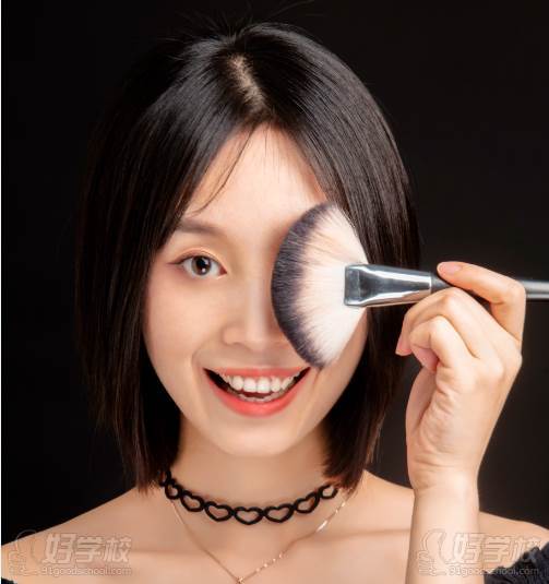 湖南知音美容美发化妆学校 袁嫄老师