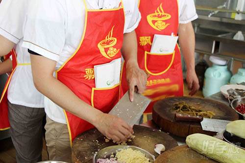 南寧飄味香餐飲創(chuàng)業(yè)實訓(xùn)中心 教學(xué)現(xiàn)場