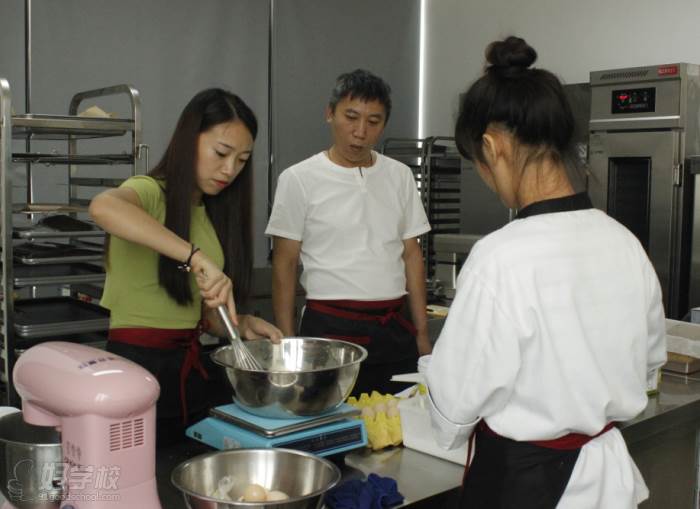 广州蓝胜餐饮管理培训中心   学员实操