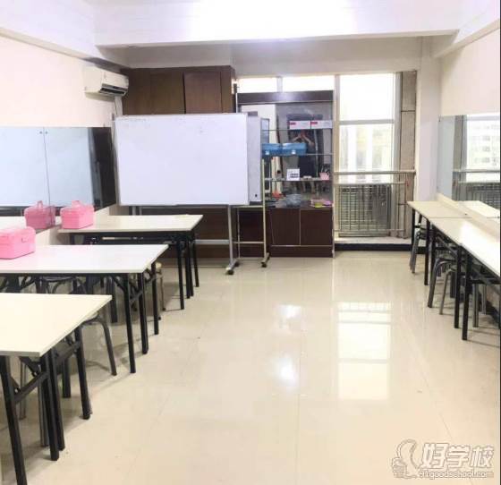 许昌彩熙美妆培训学院  学校环境