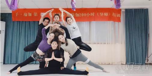 深圳予瑜伽培训中心  瑜伽导师200小时培训课程