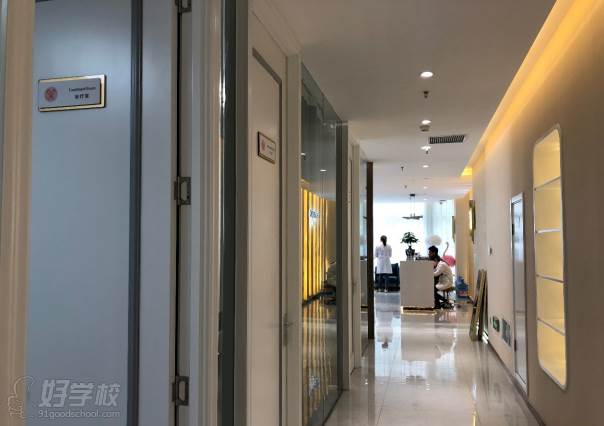 韩京国际医美教育学院  学校走廊