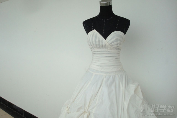 上海树东服装设计研究院学员婚纱礼服设计作品