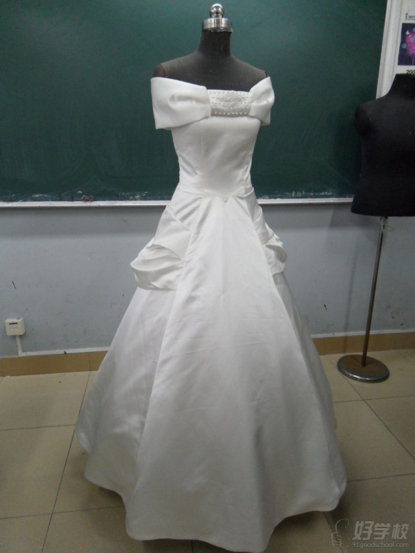 上海树东服装设计研究院学员婚纱礼服设计作品