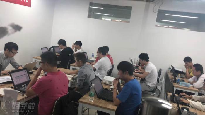 上海然学科技培训中心教学风采