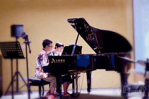 上海上音琴行 钢琴教学现场