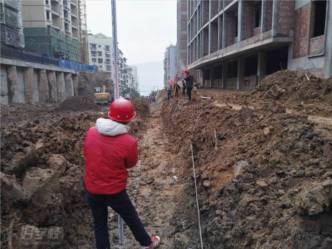 重庆华典建筑培训中心 学员实习风采