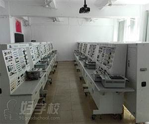 深圳远东职业技能学校 电工培训课室