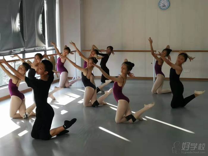舞蹈专业艺考培训班