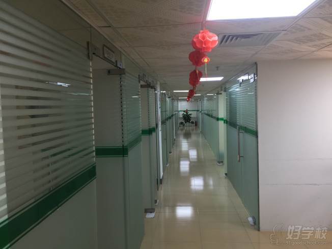 广州集智教育  走廊环境