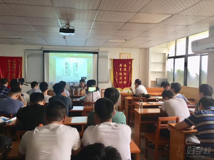 深圳兰德通讯设备维修-教学现场