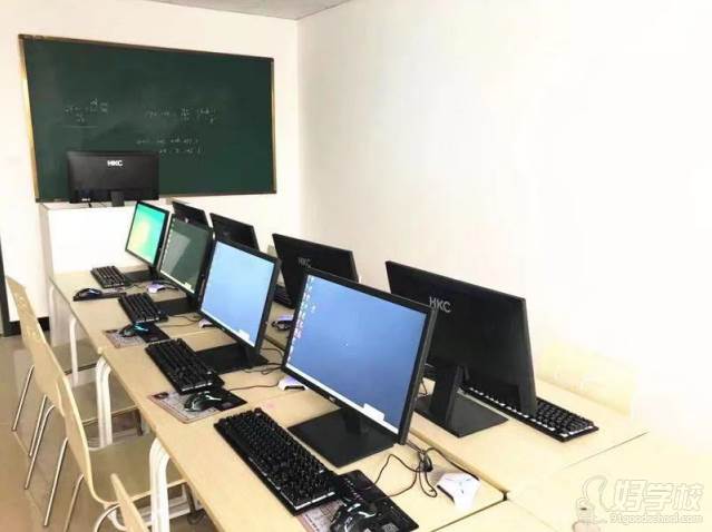 春华教育 电脑教室环境