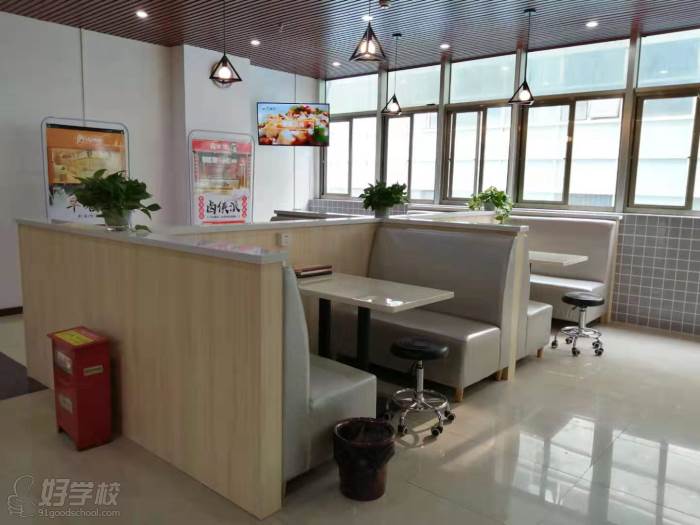 食为先小吃实训机构 学习环境