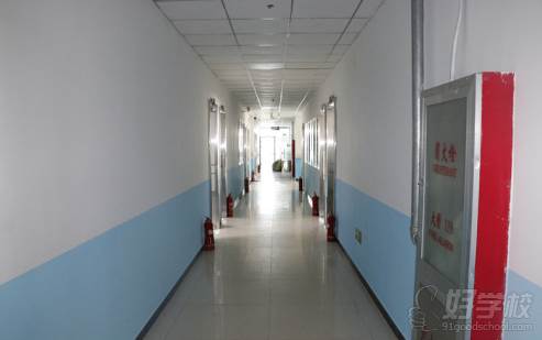 北京海牛学院   学校走廊
