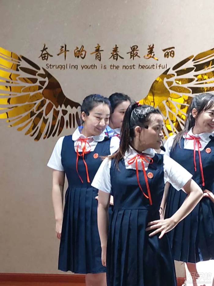 上海五十六朵花歌舞 学员外出表演五