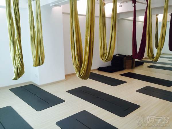 广州盈善瑜伽学院 空中教室