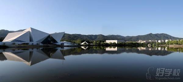浙江科技大学 校园湖畔 浙江科技大学 校园湖畔