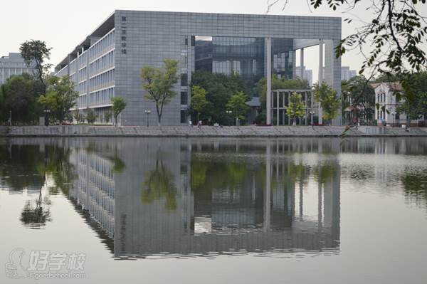 南开大学 校园湖畔 南开大学 校园湖畔