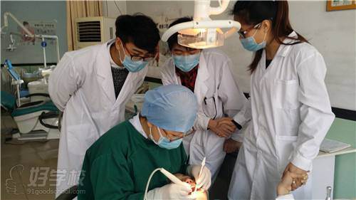 湖北口腔医学技能高考网 上课现场 湖北口腔医学技能高考网 上课现场