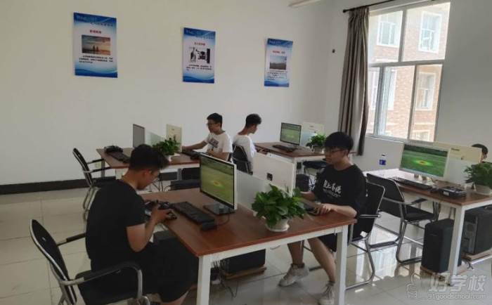 河北炫飞科技培训基地   电脑教室