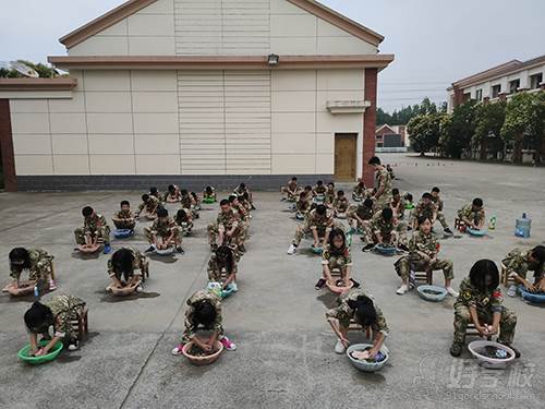 上海小猎鹰青少年军事夏令营 培训现场