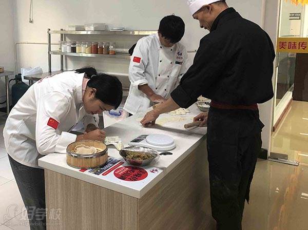 广州美味传餐饮培训学校 学习现场