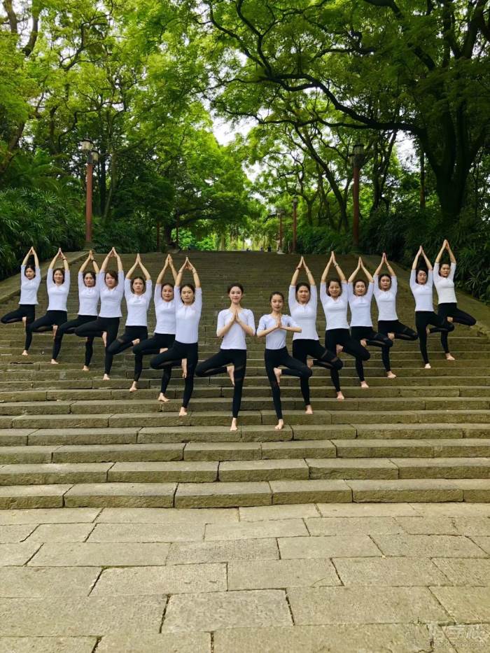 南宁梵希瑜伽教练培训学院    学员风采