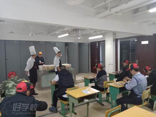 成都蜀妈劳动职业技能培训中心 理论课现场