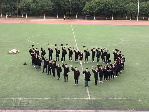 广州众训电商培训学院 学生毕业照拍摄